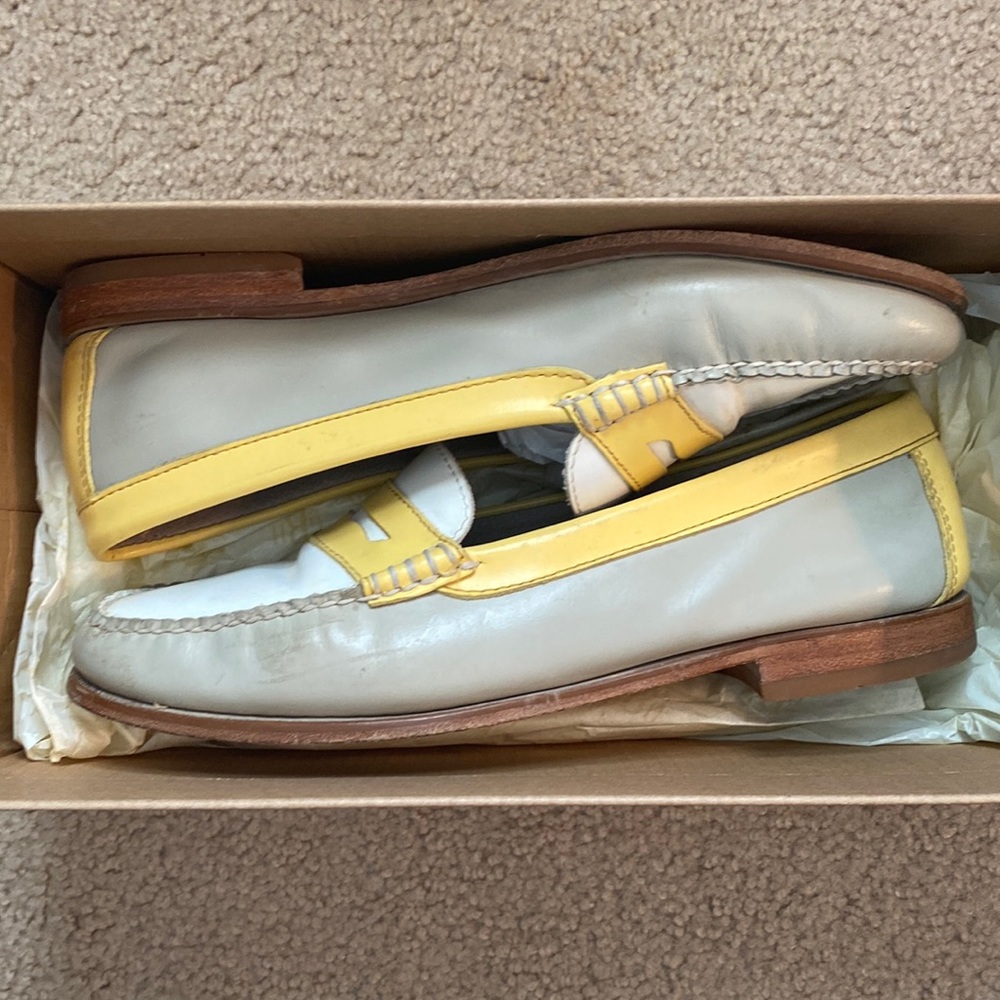 MOVING SALE. BASS TRICOLOR LOAFER.